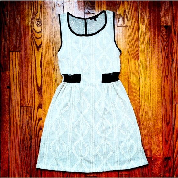 Monteau Knit Pattern and Lace Dress - Picture 1 of 7